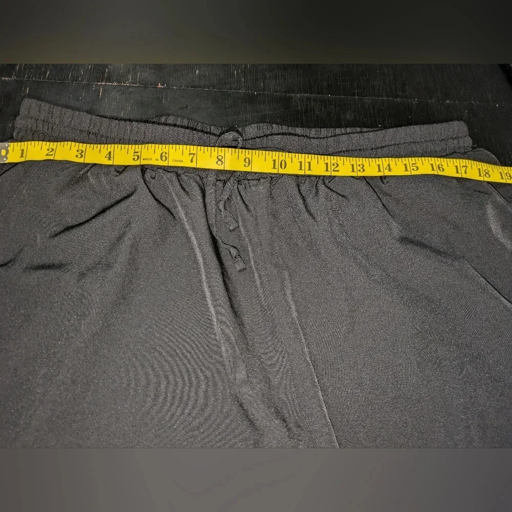 Shein Curve Women's Plus Size Baggy Lightweight Black Capri Size 3XL. EUC - Picture 3 of 8